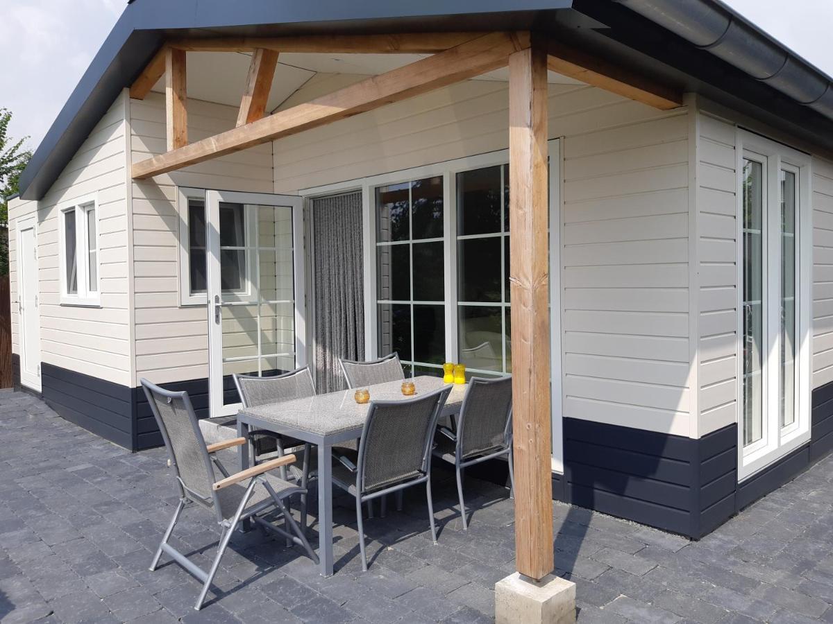Nieuwe Beachbungalow aan IJsselmeer 39 24 Lemmer Exterior foto