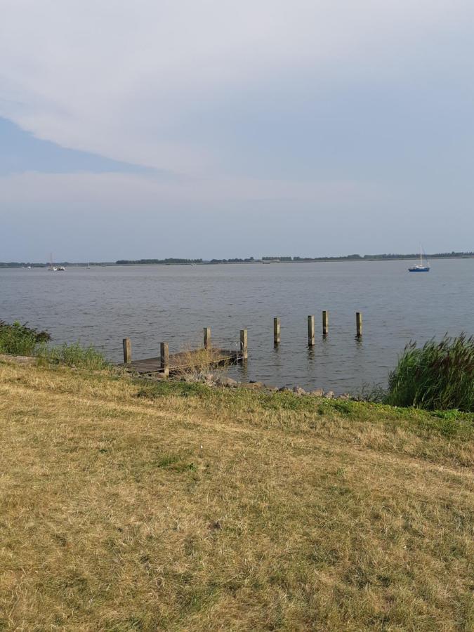 Nieuwe Beachbungalow aan IJsselmeer 39 24 Lemmer Exterior foto