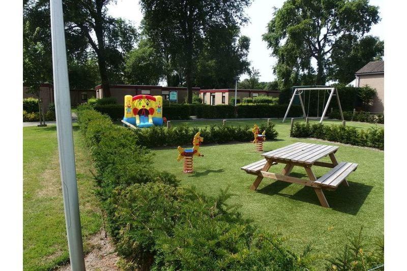 Nieuwe Beachbungalow aan IJsselmeer 39 24 Lemmer Exterior foto